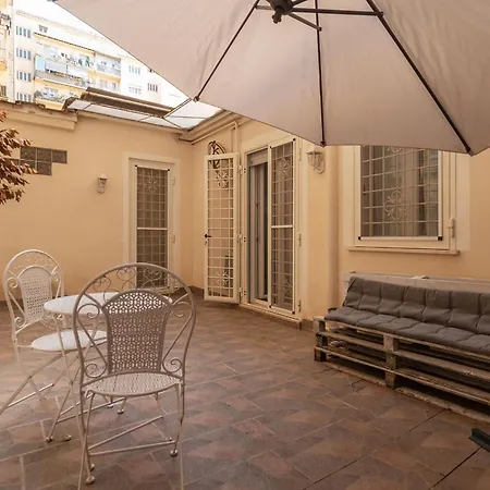 Guesthost - Garbatella Comfy ローマ